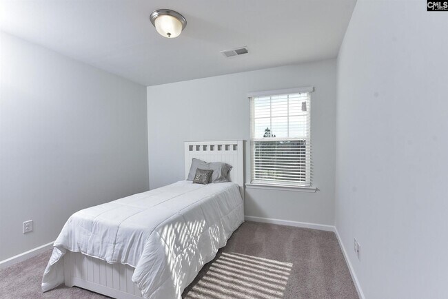 Building Photo - 288 Liberty Ridge Dr