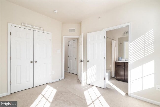 Building Photo - 12500 Rustic Rock Ln