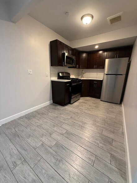 Building Photo - 52 Yonkers Ave