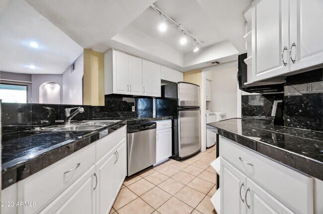 Building Photo - 5104 N 32nd St