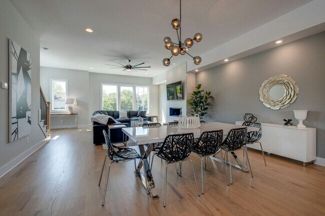 Building Photo - 102 Marshall Ct