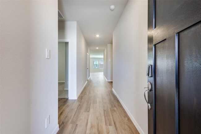 Building Photo - 513 Tidal Dr