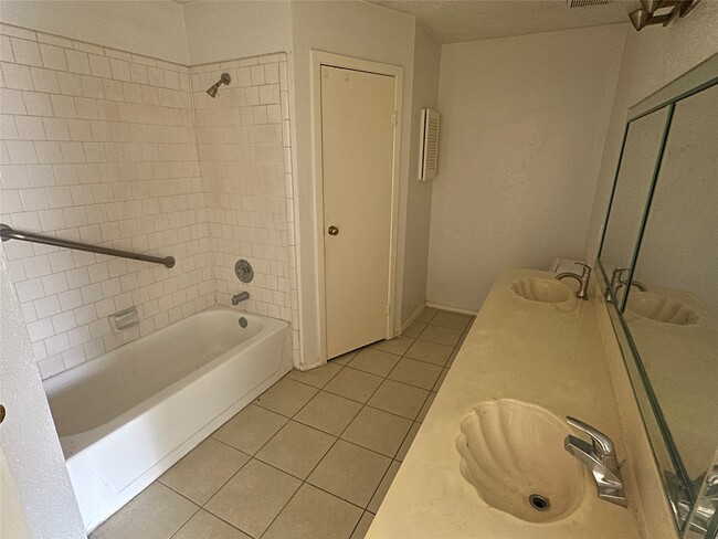 Building Photo - 6939 Greenyard Dr