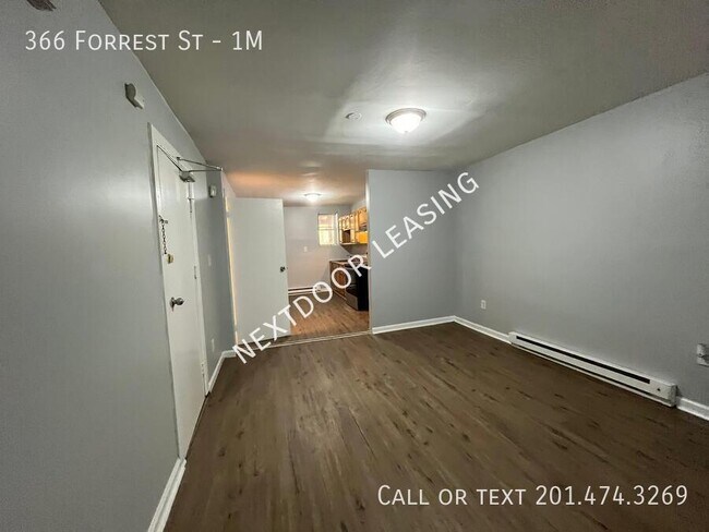 Building Photo - 366 Forrest St