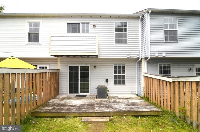 Building Photo - 46358 Columbus Dr