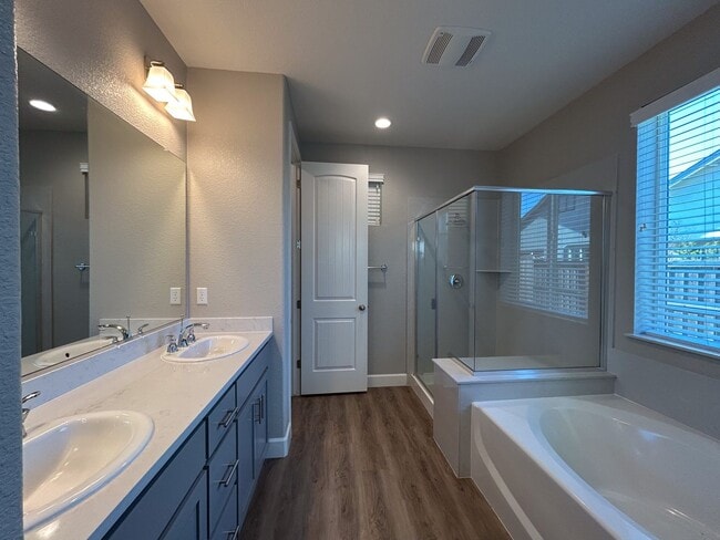 Building Photo - Large 4 Bedroom, 3 Bathroom New Construction Home in Chico