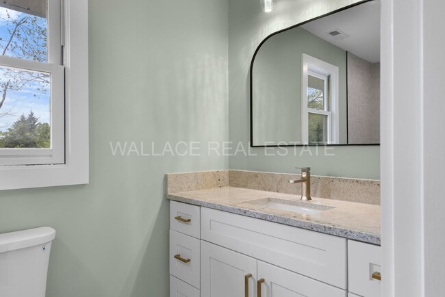 Building Photo - LOVELY 4 BEDROOM HOME...ALL FARRAGUT SCHOO...