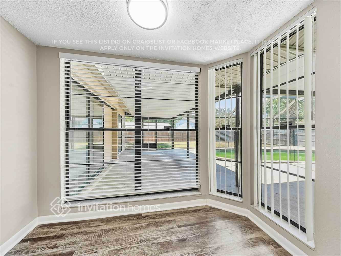 Building Photo - 1502 Carter Oaks Dr