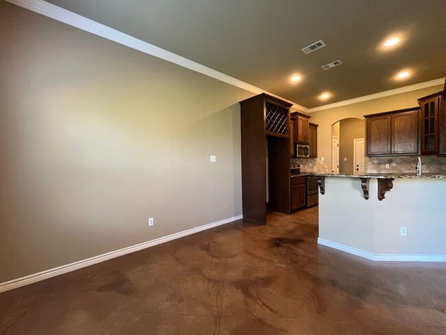 Building Photo - 3000 Silver Saddle Dr