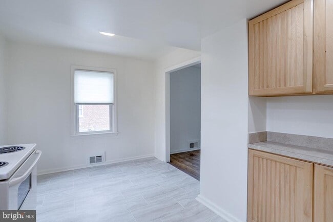 Building Photo - 2719 Albemarle Dr