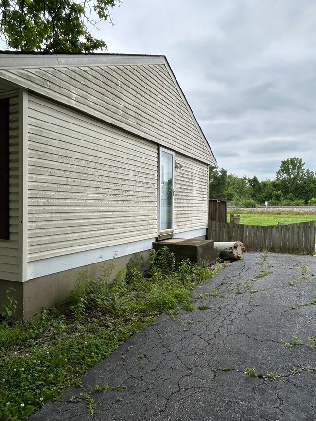 Building Photo - 303 Wilson Park Ln