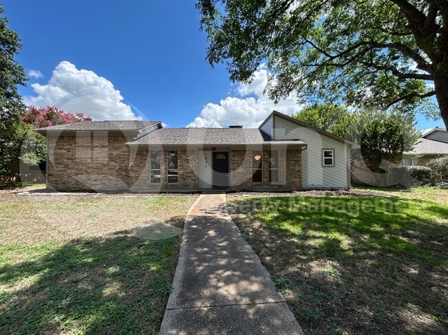 Building Photo - 608 High Meadow Dr