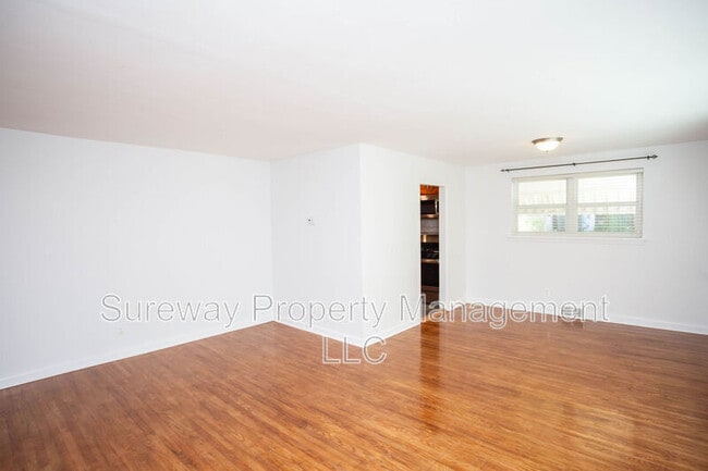 Building Photo - 104 Buckner Ave
