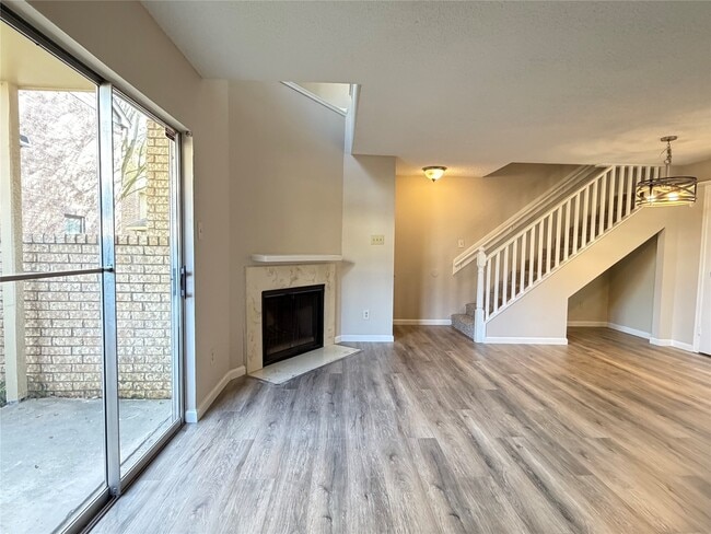 Building Photo - 1515 Sandy Springs Rd