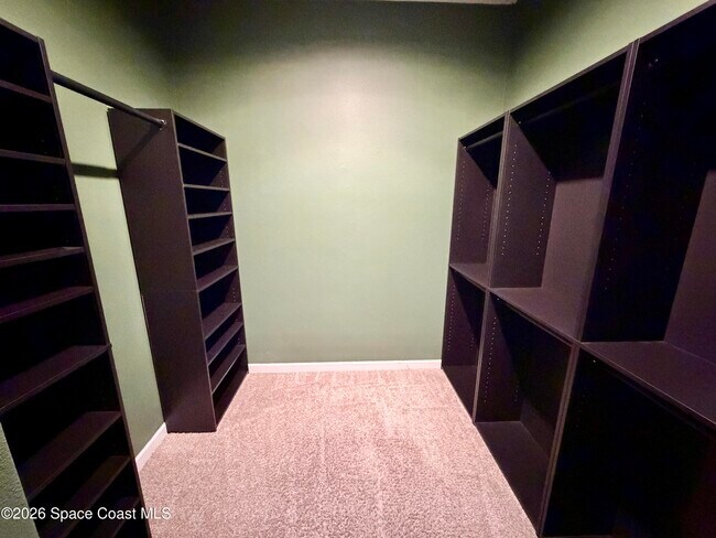 Building Photo - 388 Coyote Dr