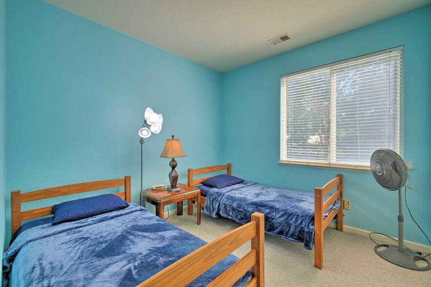 Building Photo - 264 Ridgeview Dr