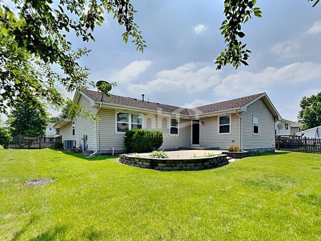 Building Photo - 6605 Goldhaber Ln