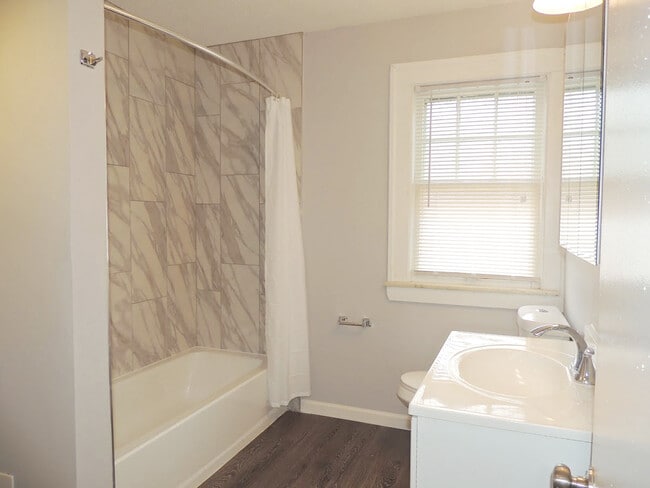 Building Photo - Updated 3 Bedroom - 1.5 Bathroom Cleveland...