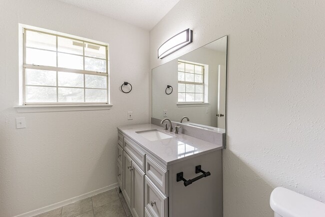 Building Photo - 3/ 2  Home for Rent!