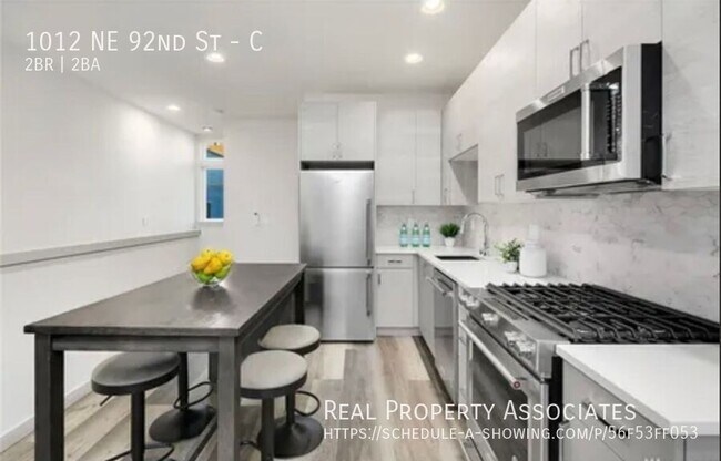 Building Photo - 1012 NE 92nd St