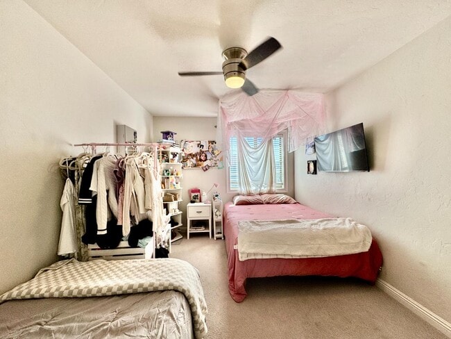 Building Photo - 12768 N Lantern Way