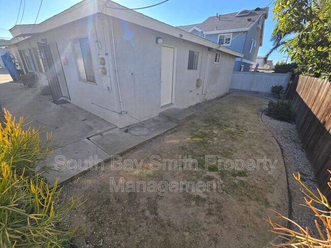 Building Photo - 2619 Mathews Ave