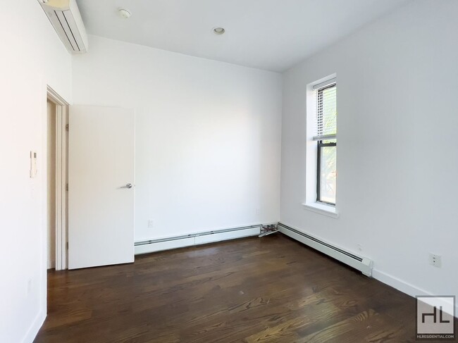 Building Photo - Fort Greene / Amazing and Spacious 3-Bed 2...