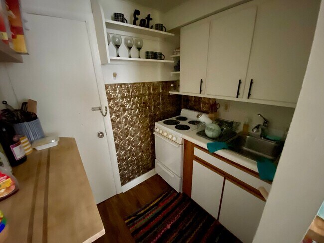 Building Photo - 98 Grant St