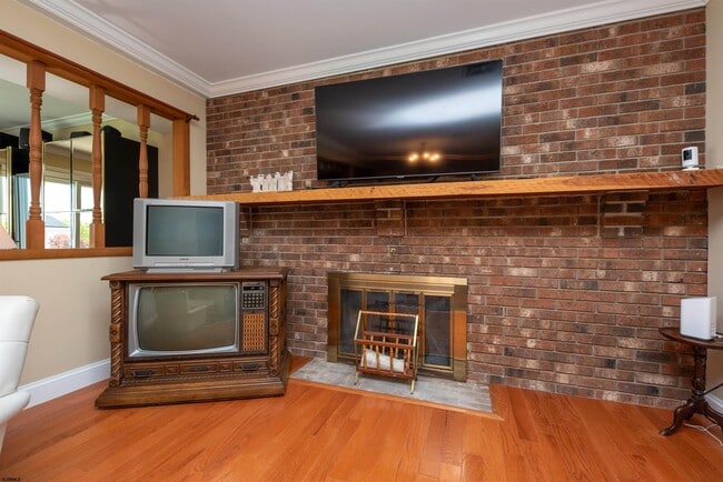 Building Photo - 3201 Bayland Dr