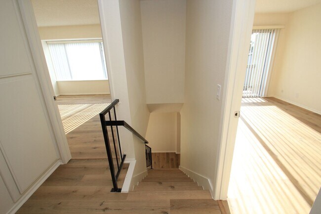 Building Photo - For Rent: Upgraded 3-Bedroom Condo in Todd...