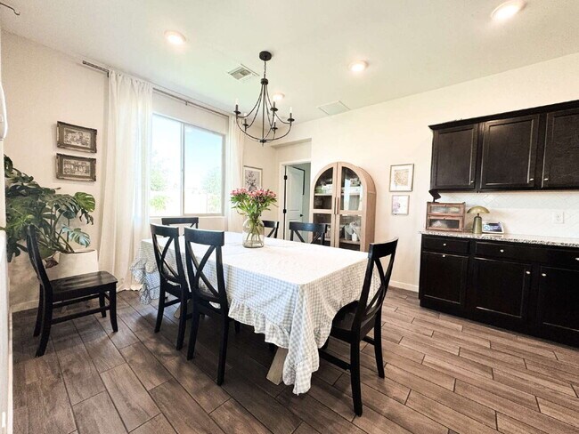 Building Photo - "Spacious 4-Bedroom, 2.5-Bathroom Home in Mesa del Sol!"