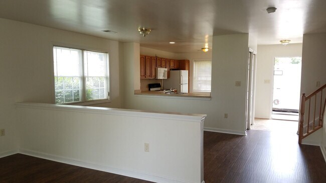 Building Photo - 435-437 Chartridge Drive