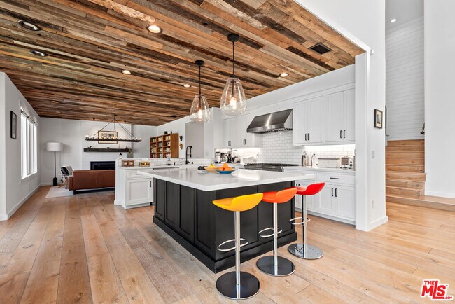 Building Photo - 23477 Palm Dr