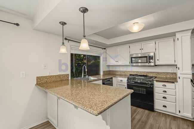 Building Photo - 13920 SW Tennessee Ln