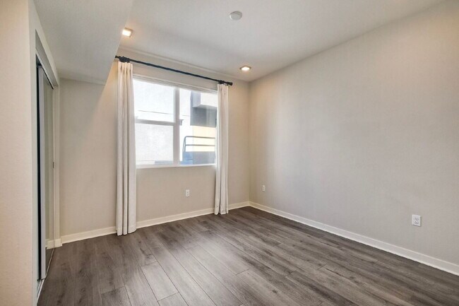 Building Photo - Luxury Hillcrest Home for Rent in San Diego