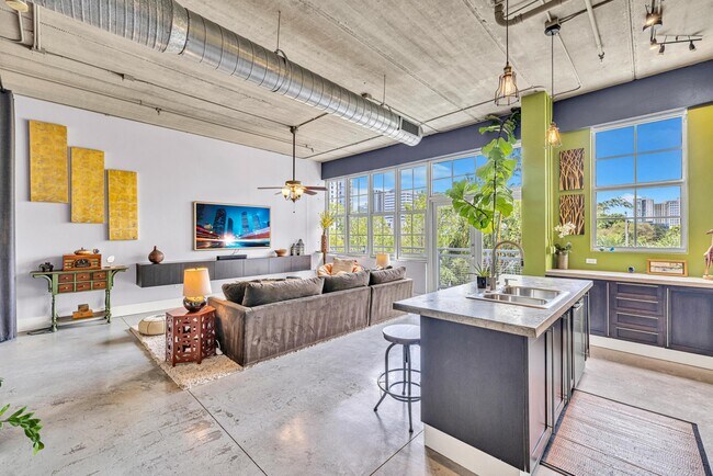 Building Photo - 425 N Andrews Ave