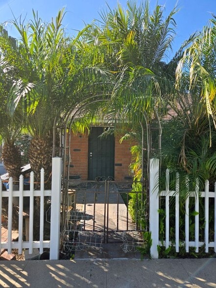 Building Photo - 2504 N Bourbon St