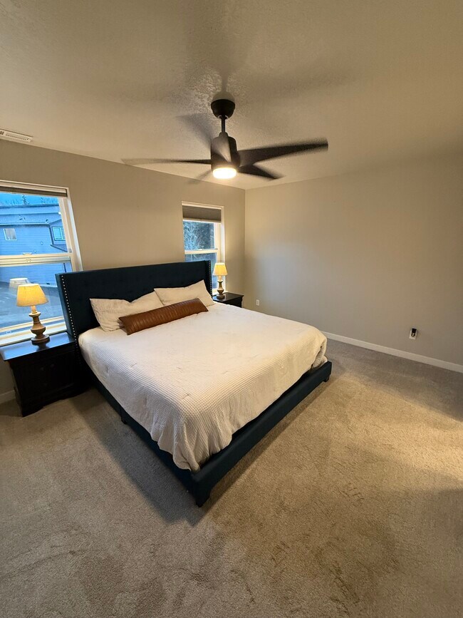 Building Photo - 1604 18th Ave