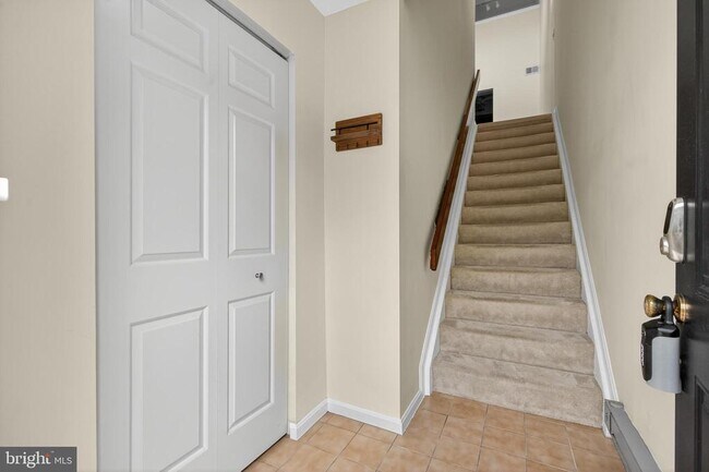 Building Photo - 5812 Orchard Hill Ct