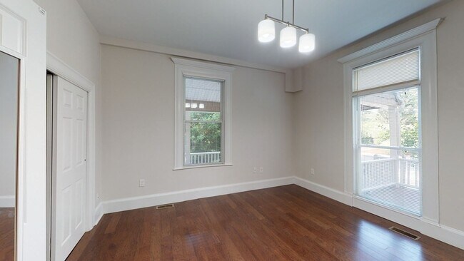 Building Photo - 37 Walnut Pl