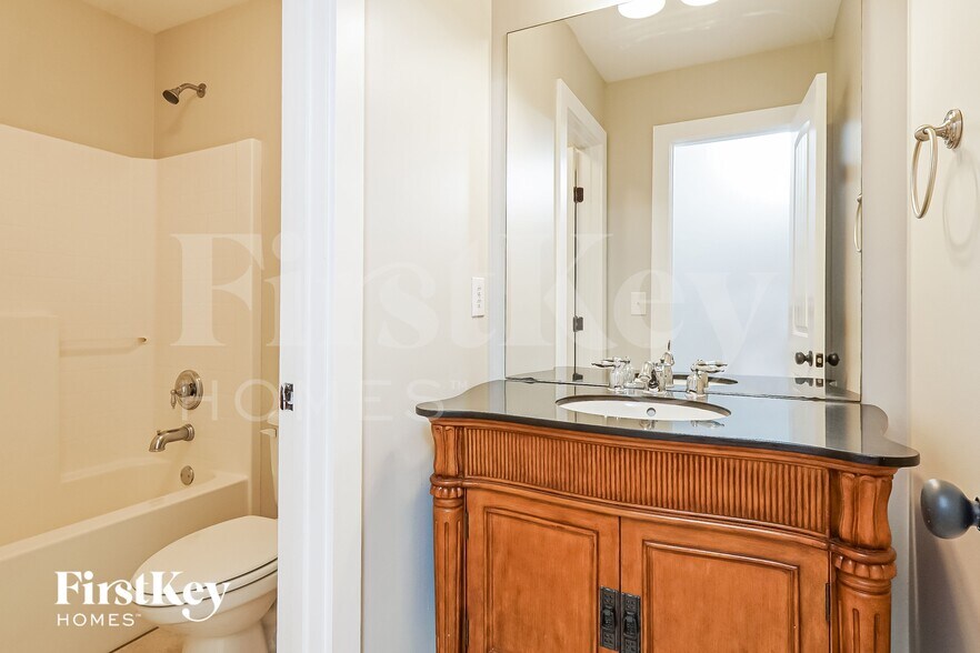 Building Photo - 247 Stonecreek Pl