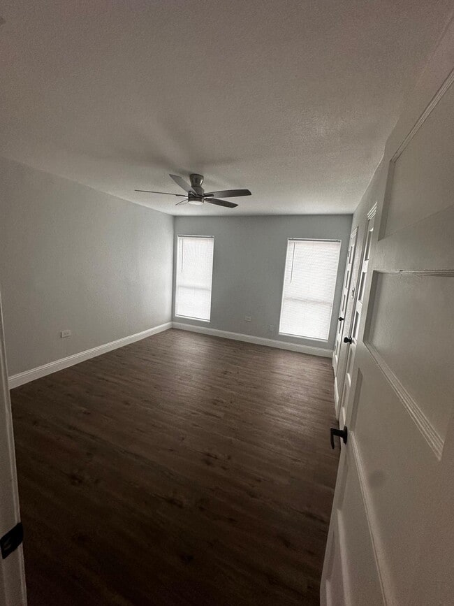 Building Photo - 2909 Alexander Ave