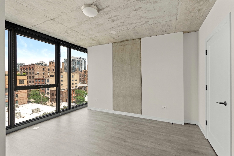 Building Photo - 185 W Huron St