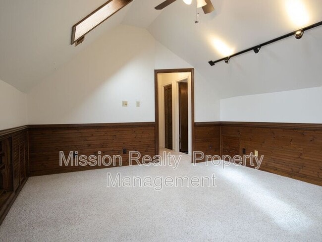 Building Photo - 2101 S Twilight Ln