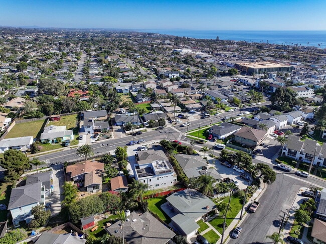 Building Photo - 810 California St