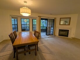 Building Photo - 1008 Woodhaven Dr