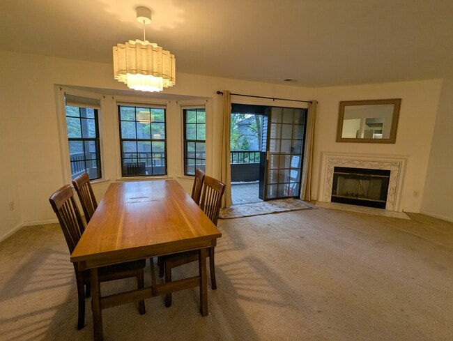 Building Photo - 1008 Woodhaven Dr