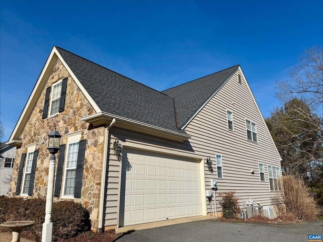 Building Photo - 1275 Still Meadow Ave