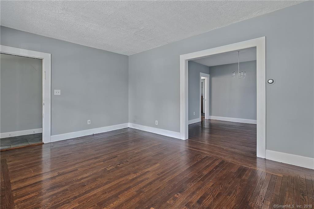 Building Photo - 107 Davis st