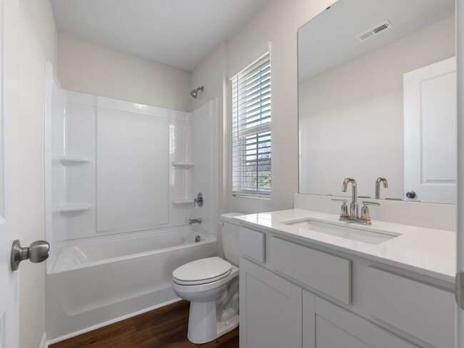 Building Photo - 140 Clairvale Ct